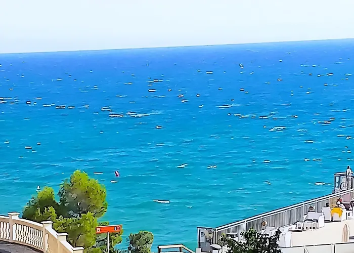 Paradis Beach & Center